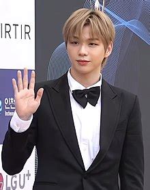 kang daniel wiki